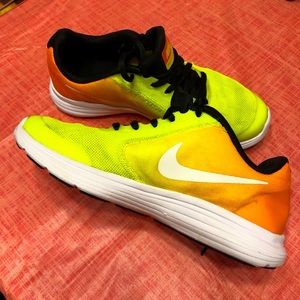 Nike Revolution 3 Sneakers (4Y)